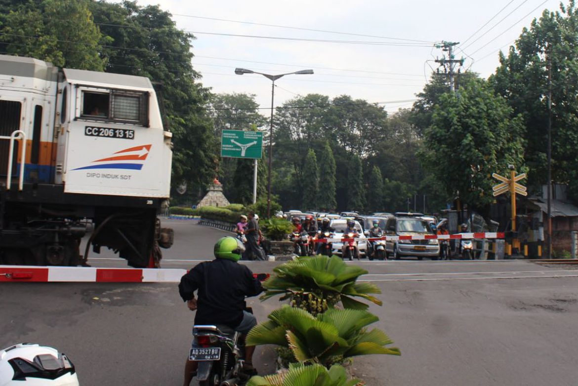 Menakar Manfaat Rencana Pembangunan Jalan Layang ...